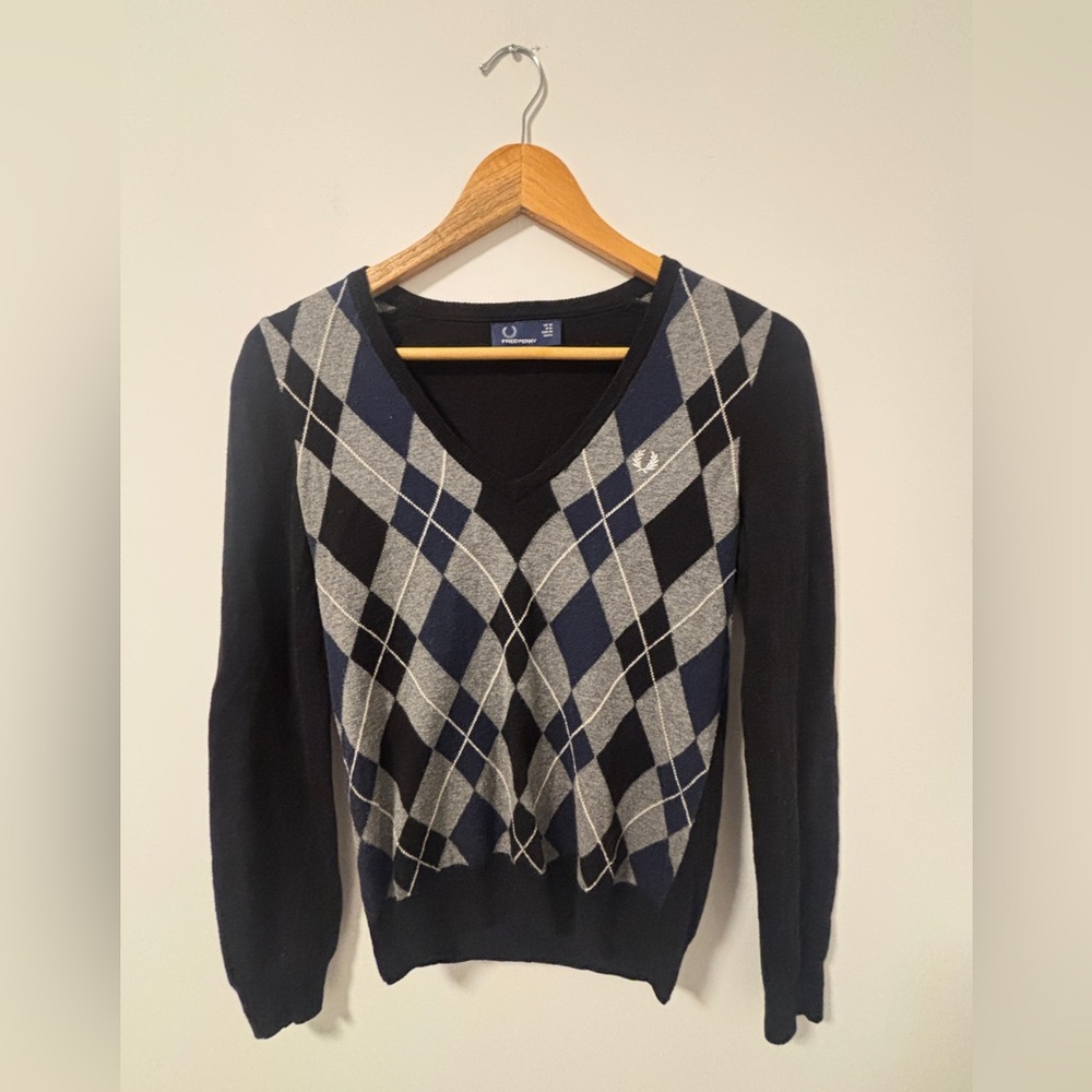Fred Perry V-Neck Wool Blend Sweater